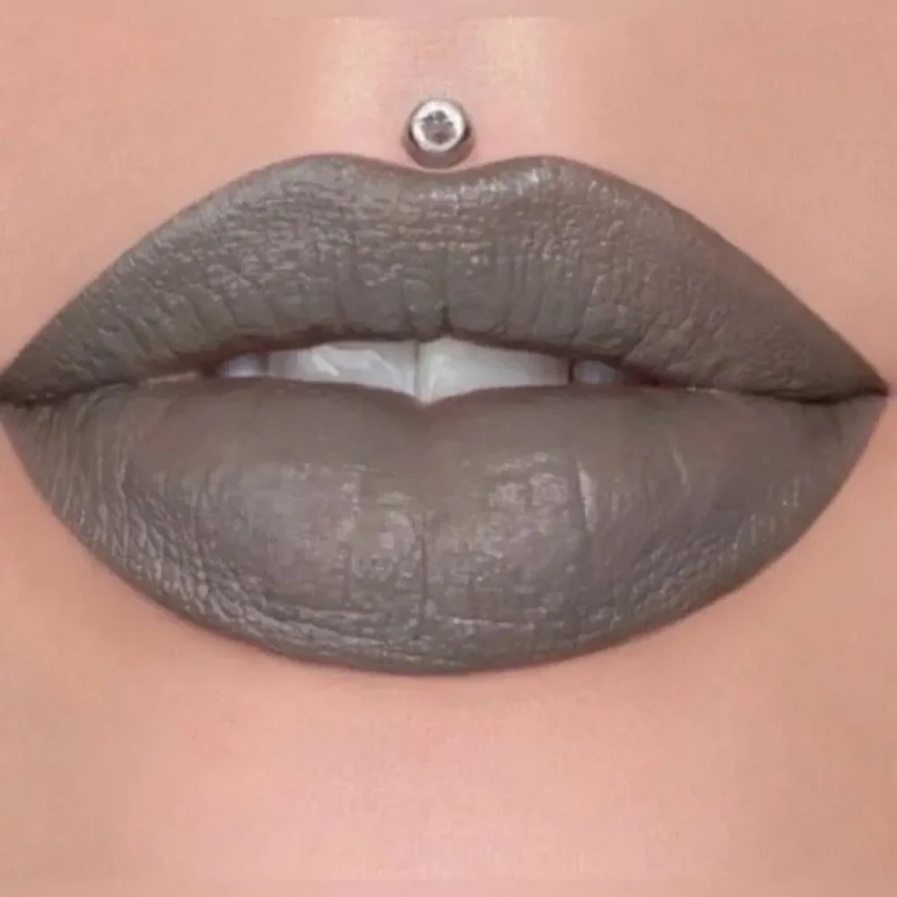 Jeffree Star Velvet Trap Lipstick in Grave Digger